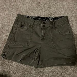 ☀️🌞ONE 5 ONE brand Olive green shorts